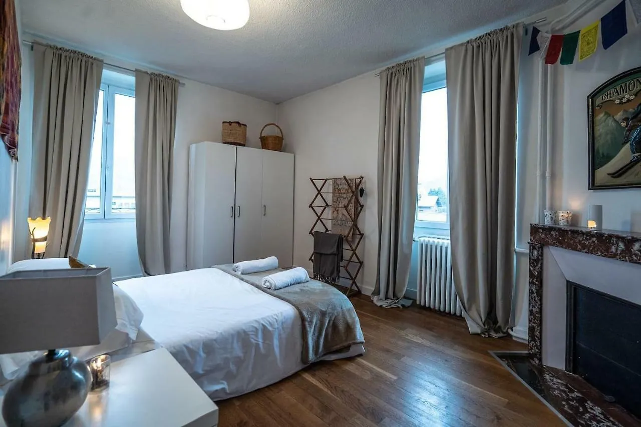 Bright Airy Spacious Apartment Passy  Frankrijk